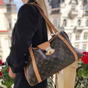 💎✨BEAUTIFUL✨💎 Authentic Louis Vuitton Monogram Stresa PM Shoulder Ba